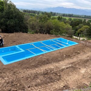 Piscina 10.50 x 3.40 con Jacuzzi